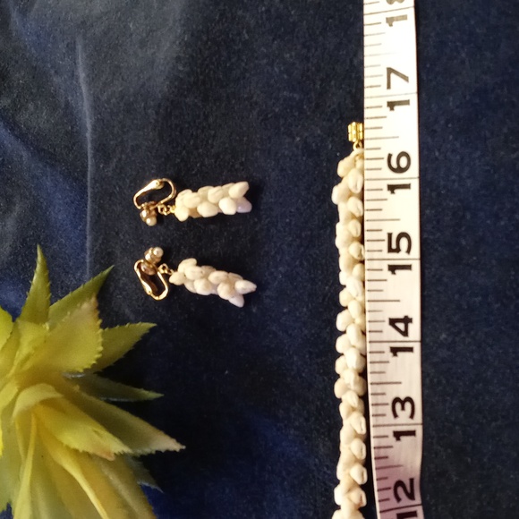 Momi Shell Lei Necklace Set Vintage Kauai Momi Shell Clip On Earrings 3pc